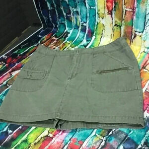 Gloria Vanderbilt brand skort plus size 16‎ petite greenish gray color